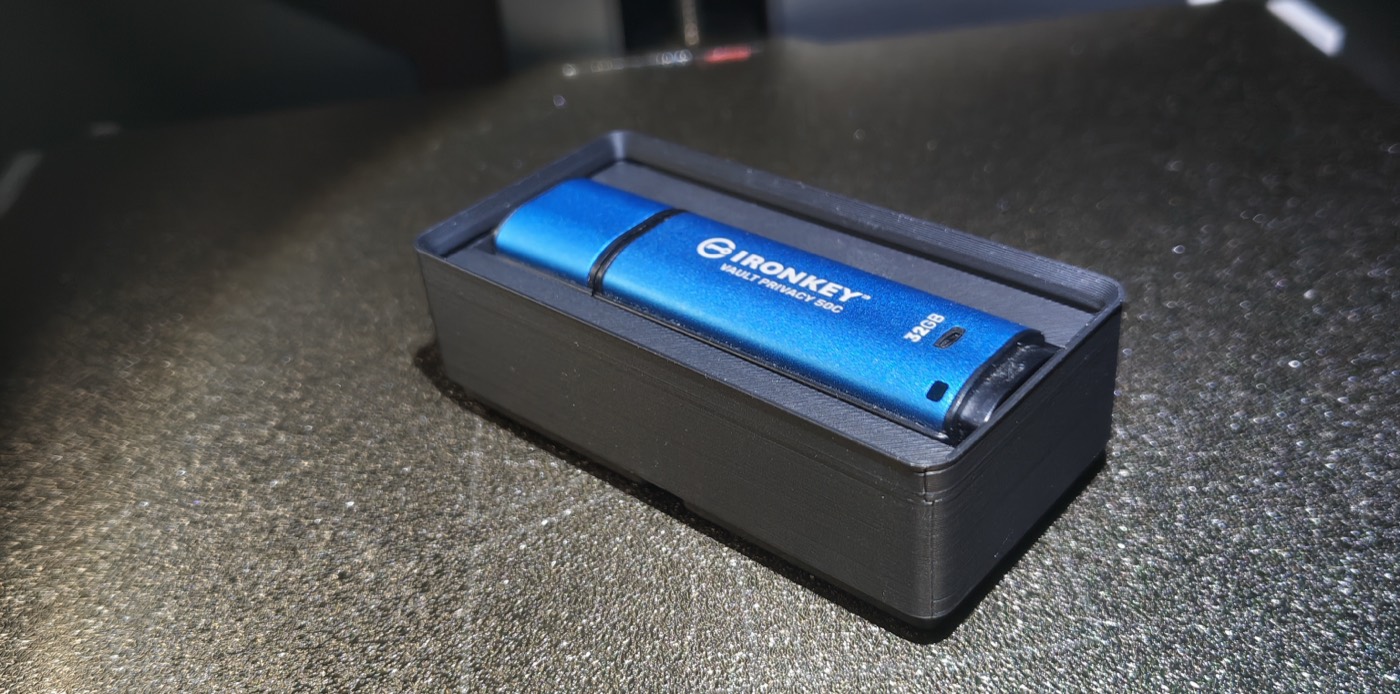 Gridfinity IronKey-Box